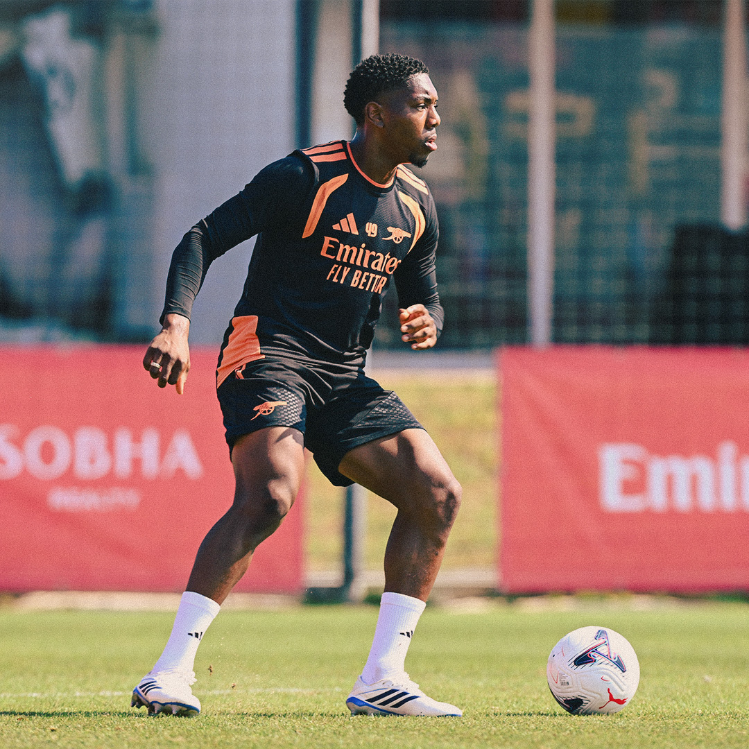 Arsenal's tweet photo. Getting through the gears in Girona 💪