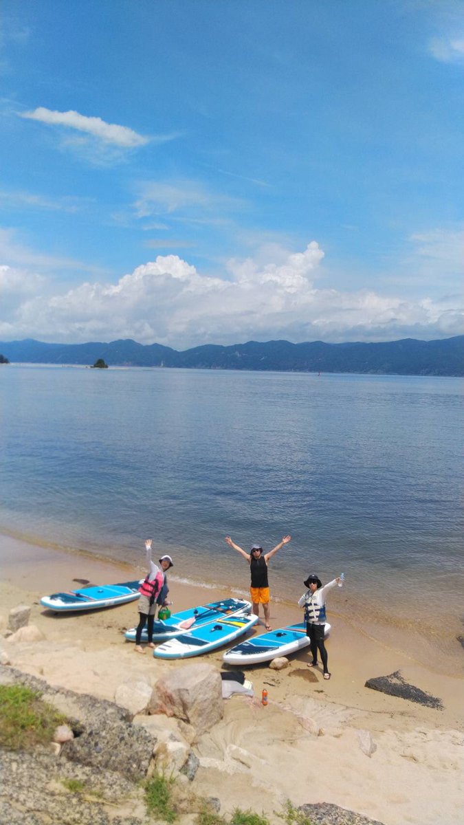 SPOLAN077's tweet photo. 毎年恒例(^^)
大人の夏休みツアー(^^)
今回は趣を変えて無人のハワイ界隈へ(^^)/
#spolan 
#すぽらん 
#自然を相手に楽しい遊びを提案します
#sup
#suptour
サップ
サップツアー
サップツアー予約受付中
サップ体験
サップ体験予約受付中
ご予約はメールまたはお電話下さいませ(^-^) https://t.co/ql5eW69jRR