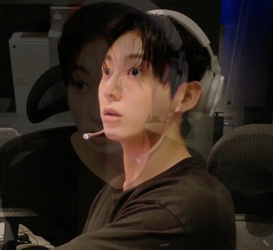 JeonJungkook_BR's tweet photo. Ele testando a transição das câmeras e os estáticos nascendo KKKKKKKKKKKK 😭 https://t.co/vc4Bn5sksn