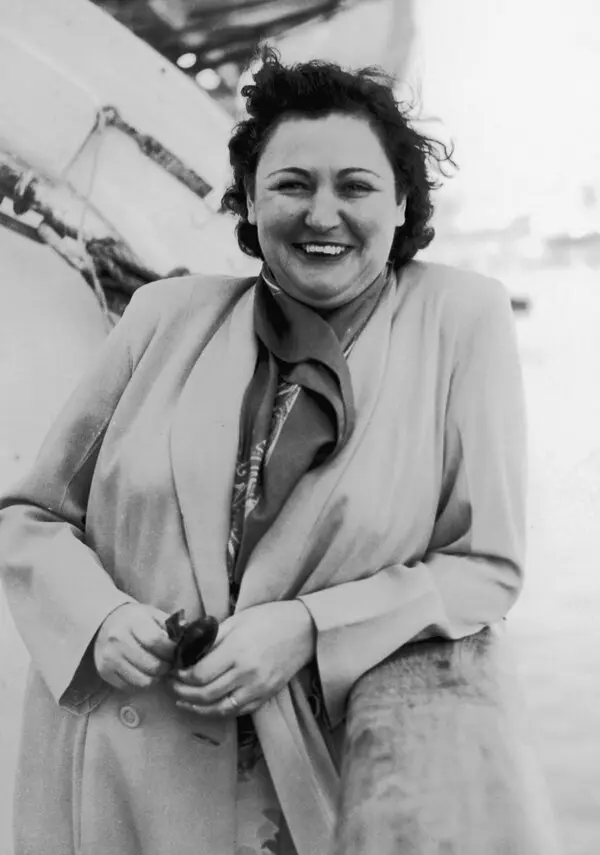 DrHelenFry's tweet photo. During WW2, SOE agent Nancy Wake cycled nearly 500 kilometres through occupied France, passing countless German checkpoints in 71 gruelling hours, to deliver vital replacement codes after a Gestapo raid.  

She later called it her most important contribution to the war. https://t.co/7zQtgTbutg