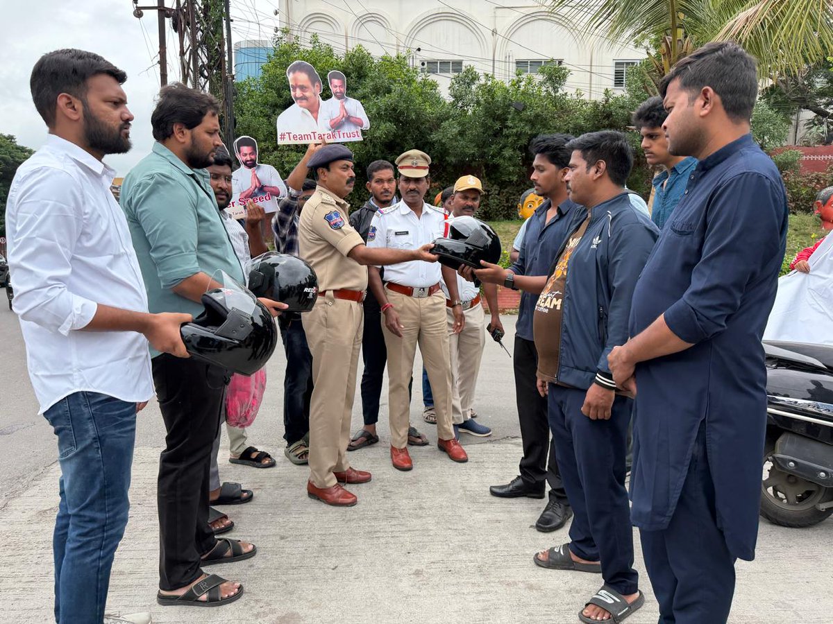 Hyderabad Traffic Police tweet media