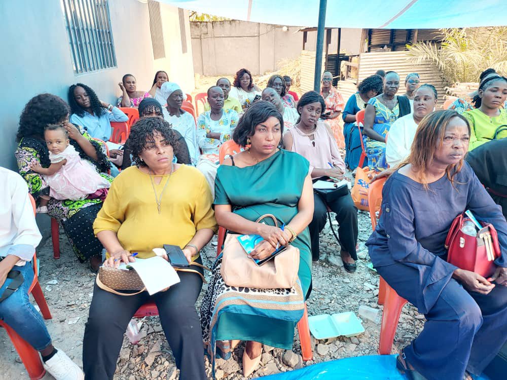 FFGRN_RDC's tweet photo. Le 21 et 22 Juillet 2026, le #FFGRN a  accompagné 40 femmes et filles en mettre en place des Potager dans le cadre de la mise en oeuvre du projet Un Potager chez soi. Avec l'appui de #awdf. https://t.co/W2LYgqjgtK