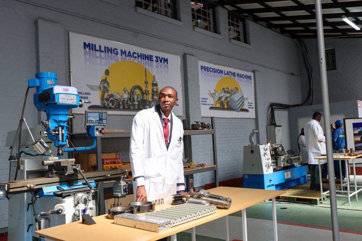 edmnangagwa's tweet photo. It was my distinct honour and privilege to officially commission two signature developments at the University of Zimbabwe: the Industrial Incubation Centre and the Specialist Medical Centre.These projects are a clear validation of our Heritage-based Education 5.0 Model.

 Our higher and tertiary institutions remain critical cogs in the ongoing industrialisation, modernisation, and economic development of our great nation.I congratulate the University of Zimbabwe for realising yet another landmark achievement and successfully completing these vital facilities.

The Ministry of Health and Child Care ,together with related Agencies,are directed to remove the barriers of entry in the establishment of specialist health care facilities and services.  

Hatidi ma gate-keepers, nema cartels mu health sector,vanhu vedu vachitadza kurapwa zvakanaka,nemutengo uripasi.Kwete.Ngative nehanya ,tikoshese hutano we vanhu vekwedu.Let those with ears hear this stern exhortation.