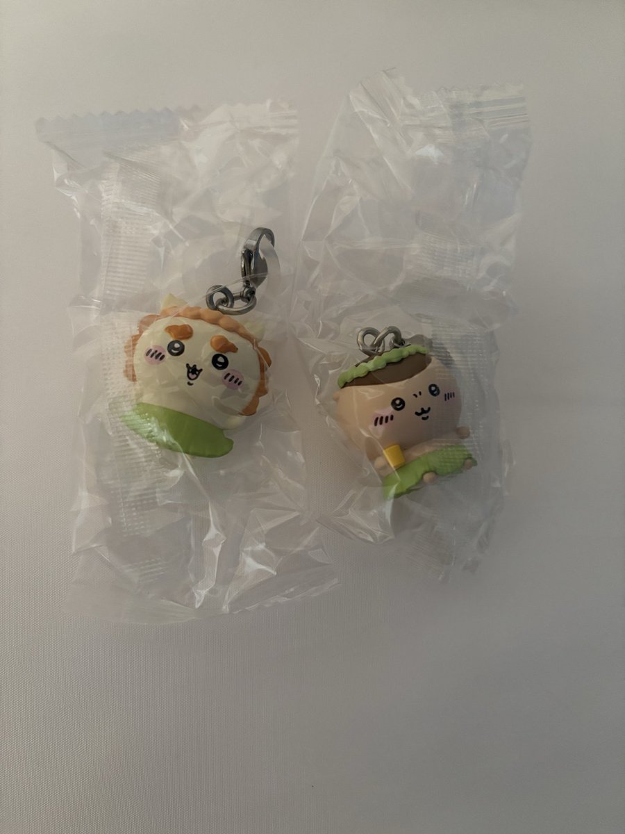 futaba_fu_kami's tweet photo. ちいかわ　映画　めじるしアクセサリー

譲）くりまんじゅう、シーサー
求）ちいかわ、ハチワレ、モモンガ

郵送にて交換希望です
検索よりお気軽にお声掛けください https://t.co/gQBtJaozfn