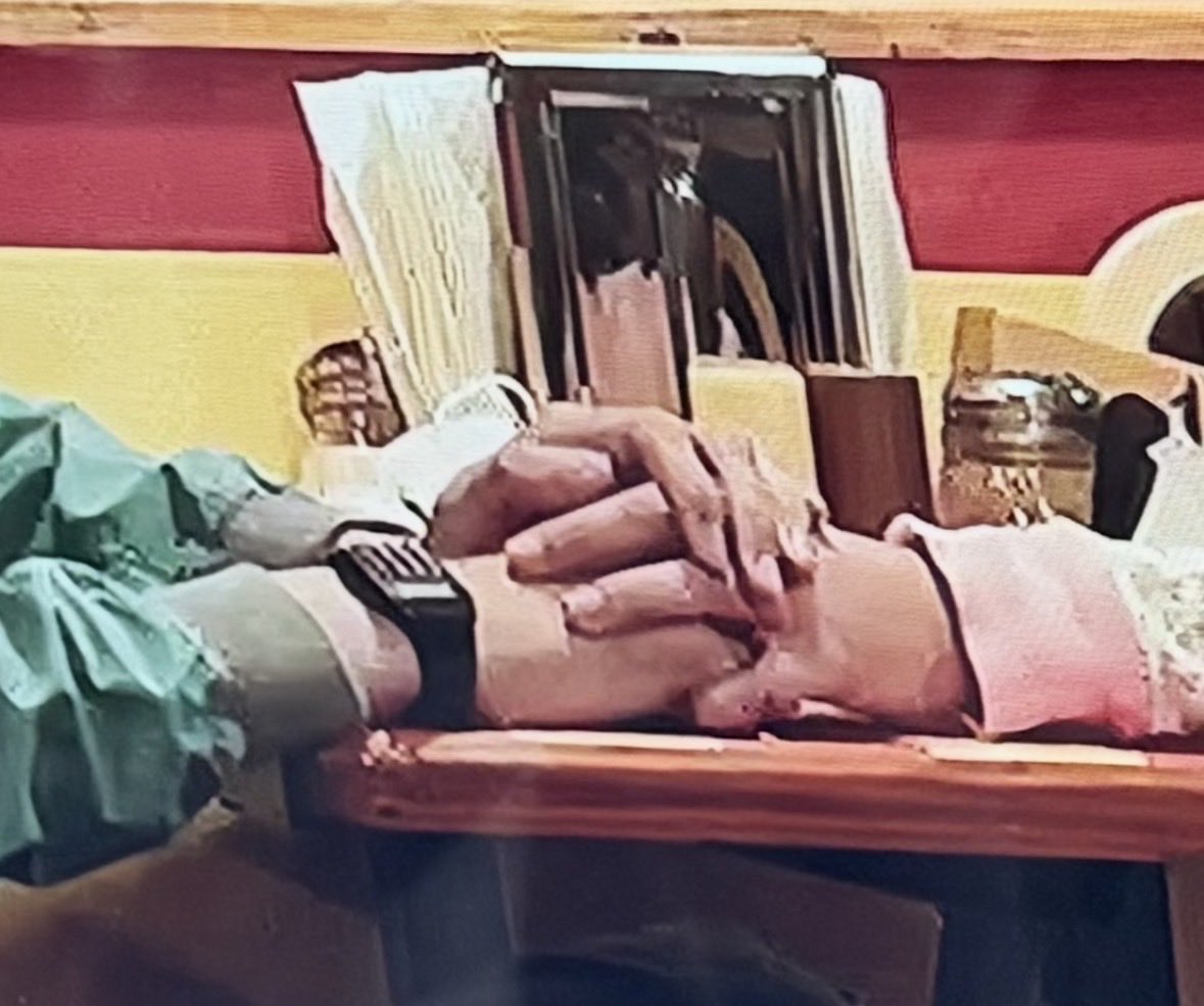 dailymileven_'s tweet photo. mileven hand hold pt 769 https://t.co/s0ptFi1Ifr