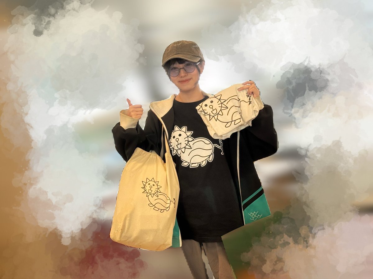 senacosenaco's tweet photo. 演出家の爽口穂夏さんとプロデューサーのムラさんとも🫶
そして2枚目は終演後バラシをしていたらみんな黒むらいおん着ていた時の写真📸
3枚目は普段の姿💕

みんな明るくて優しくてとっても楽しかった〜！一宮という素敵な役をこの作品の中で演じられて嬉しかったです🙌

 #水平線の歩き方 https://t.co/bWuqogAhWv