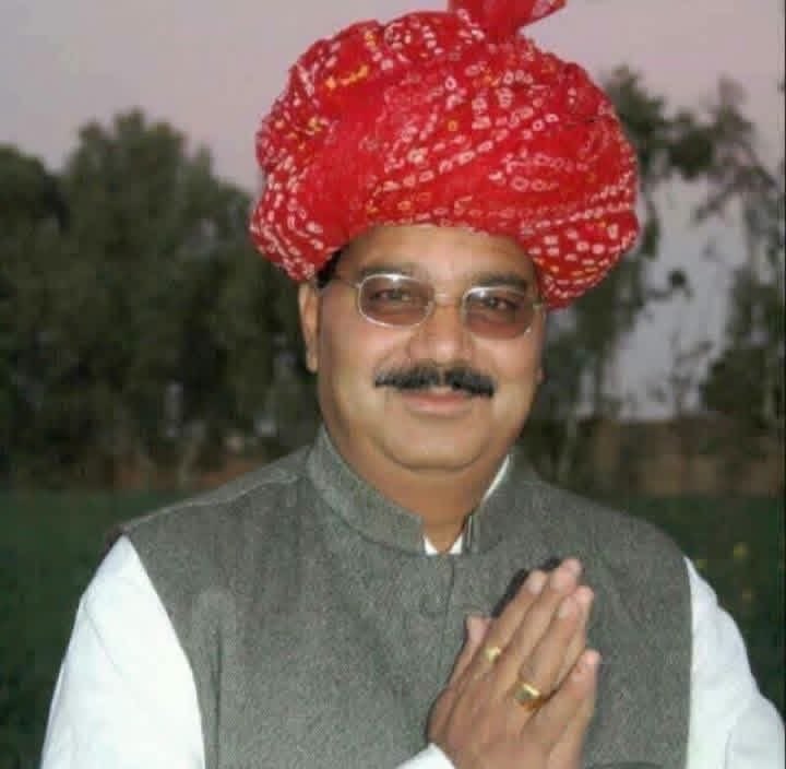 ShivprakashGjr's tweet photo. मसूदा पूर्व विधायक एवं पूर्व संसदीय सचिव श्री ब्रह्मदेव कुमावत जी के आकस्मिक निधन का समाचार अत्यंत दुःखद एवं हृदय विदारक है।

ईश्वर से विनम्र प्रार्थना है कि वे दिवंगत पुण्यात्मा को अपने श्रीचरणों में स्थान दें तथा शोकाकुल परिवार और उनके समर्थकों को इस असहनीय दुःख को सहन करने की शक्ति एवं संबल प्रदान करें।

ॐ शांति! 🙏