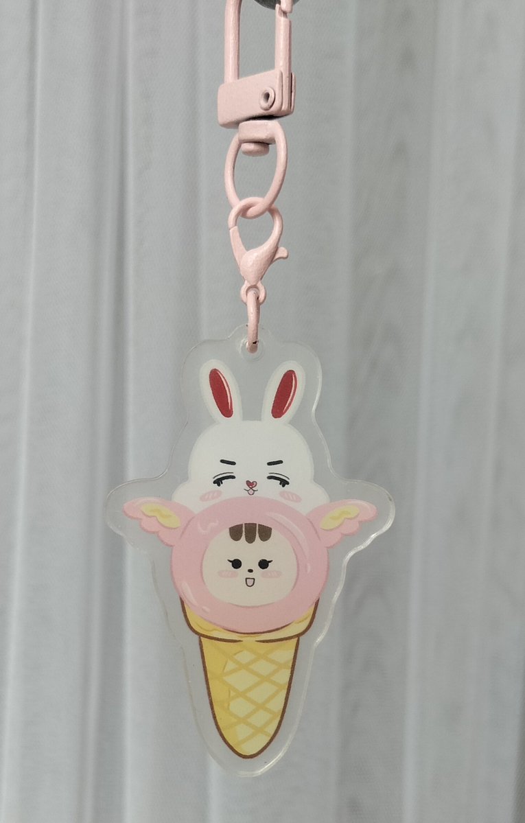 chesk_nut97's tweet photo. ͗   SCOUPS bday event　͗ ͗
〰︎︎ fan support by @chesk_nut97 〰︎︎

˚˖٠ ACRYLIC KEYRING ˚˖٠

ৎ୭ like &amp; rt (much appreciated)
ৎ୭ 1:1 limited qty
ৎ୭ open for trade 

#CH31RYLAND
#SCOUPS_FirstLove https://t.co/2BBZ3Qdart