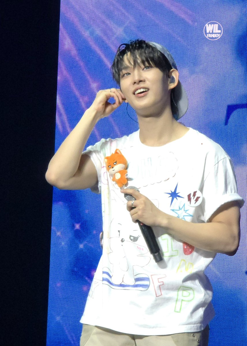 wilfanboy's tweet photo. One day, you will be on a much bigger stage where my seat may end up a little farther back. But even if circumstances may change along the way, my support for you will never fade. 

Keep smiling and keep being happy because you deserve every ounce of love you are receiving now. 💙💙💙

#STEVEN #스티븐 #STVN