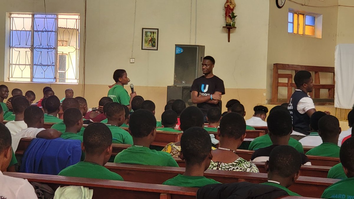 UReportUganda's tweet photo. The team further introduced young people and community members to U-Report and Fundoo, empowering them with platforms for information, skills, and voice. 📱✨ 
#YourVoiceMatters #Fundoo
From service delivery to community empowerment, U-Reporters continue to show the power of youth-led action in transforming lives. 🙌🌍 #UReportUg #CommunityAction #ForEveryChild #YourVoiceMatters