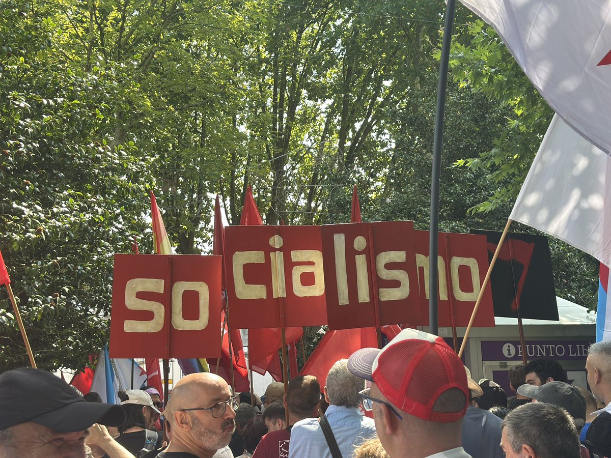 arredista's tweet photo. Máis un Día da Patria, saímos á rúa convocadas polo conxunto do tecido organizativo nacional para reivindicarmos un país soberano e para agudizarmos o tensionamento social, chave para o éxito das loitas que libramos como pobo e como clase. https://t.co/XSAjq85QDB