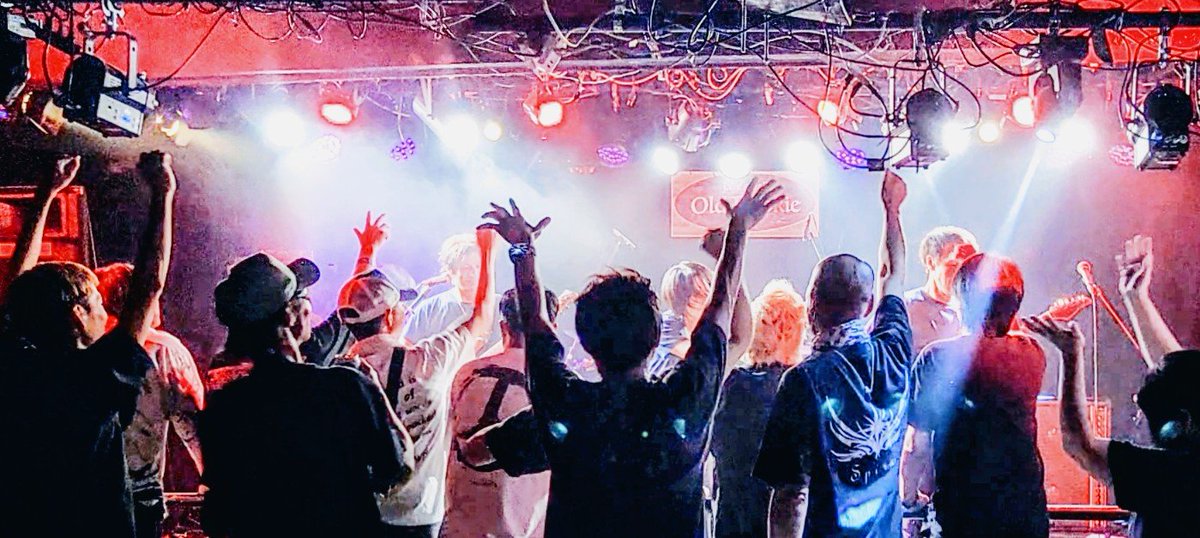 Spira__official's tweet photo. 福井の音楽の祭典！Old Rookie's JAM！vol.8出演しました！見てくださる皆様の笑顔と掲げられた拳に沢山パワーいただきました！✨️
誘ってくださった旅人さん、ご来場の皆様、出演者の皆様、Old Rookie芹沢さん&amp;スタッフ様、ありがとうございました…！👏
#TWENTY3 #旅人 #JACK ROSE
#Catch and row https://t.co/YNH54xF9IB