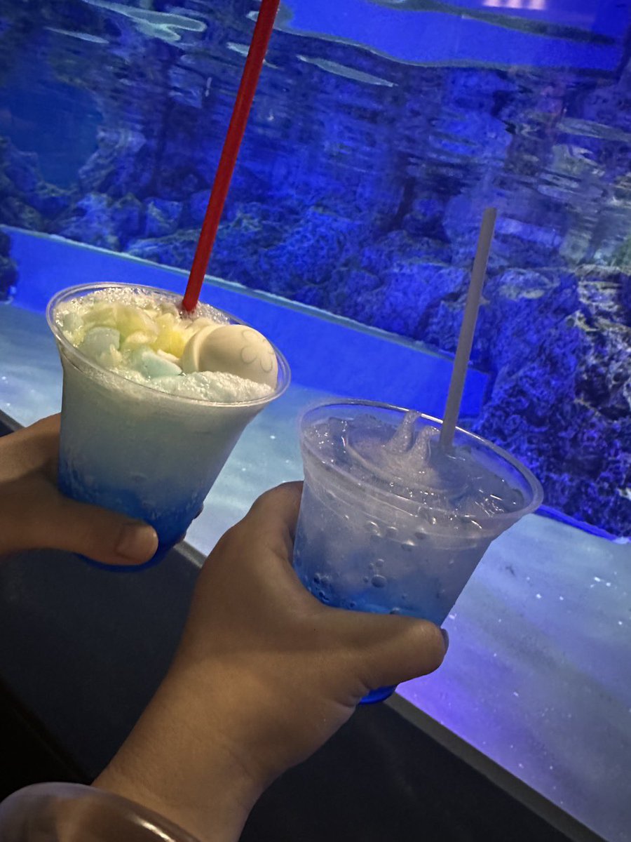 harakeiko0718's tweet photo. のんびり楽しくて、色んな事をご褒美と言う言葉で覆い尽くして散財した日があったりしました。こんな日もあって良いよな。

久しぶりに会ってに��にこ出来るお友達がいる自分が嬉しい。遊んでくれて有難う。
楽しかったなー！！！

ペンギン可愛かった🐧 https://t.co/EhR9amWsrH