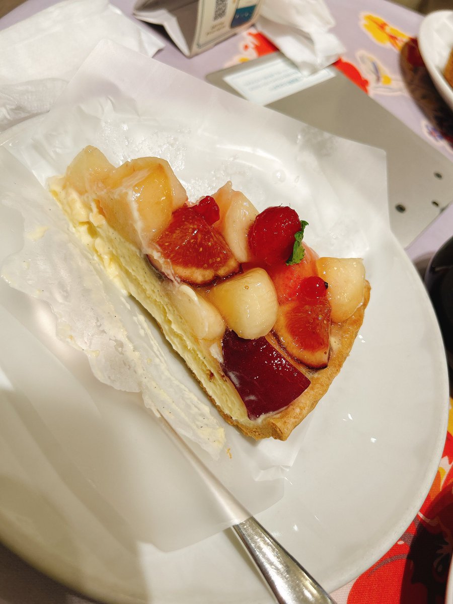 harakeiko0718's tweet photo. のんびり楽しくて、色んな事をご褒美と言う言葉で覆い尽くして散財した日があったりしました。こんな日もあって良いよな。

久しぶりに会ってに��にこ出来るお友達がいる自分が嬉しい。遊んでくれて有難う。
楽しかったなー！！！

ペンギン可愛かった🐧 https://t.co/EhR9amWsrH