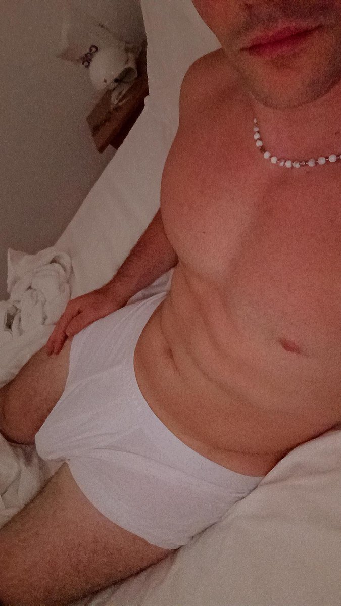 Luca10in's tweet photo. Heavy Mood in Chill 
#bulge #bwc #bigdick #hugecock #abs #fit https://t.co/rbblnYXTfe