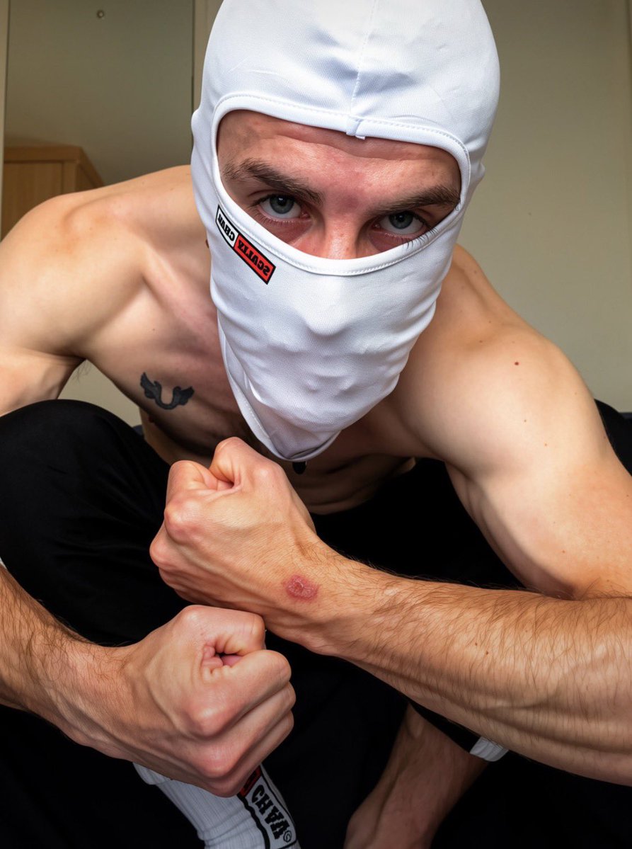 SCALLYCHAVGARMS's tweet photo. @CashMaster_Tom  the SCALLYCHAV Alpha ready to make you submit 

#scally #chav #alpha #dom #feet https://t.co/lTqP7vN0ip