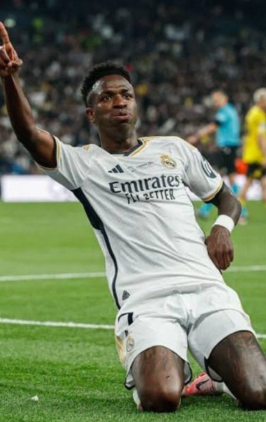 festus69629's tweet photo. 🚨Breaking: Josh Kroenke on Pursuing Vinícius Júnior.

Josh Kroenke in a club briefing:  

🗣️Josh Kroenke: “I’ve made it clear to Andrea Berta and Mikel that if we want to take the next step, we have to be in conversations for players of Vinícius Júnior’s profile.  
 
 This isn’t a vanity signing. It’s a football decision. He is 25, he’s proven in the Champions League, and he elevates the ceiling of our attack immediately.  

 I’ve personally stepped in to ensure we are structured properly for a pursuit of this magnitude ��� financially, legally, and in terms of project.  
 
 We understand the difficulty. Real Madrid will not make it easy. But Arsenal’s ambition has to match our position in the league and in Europe.  
 
 If there is a realistic pathway, we will pursue it. The fans deserve to see us compete for the very best