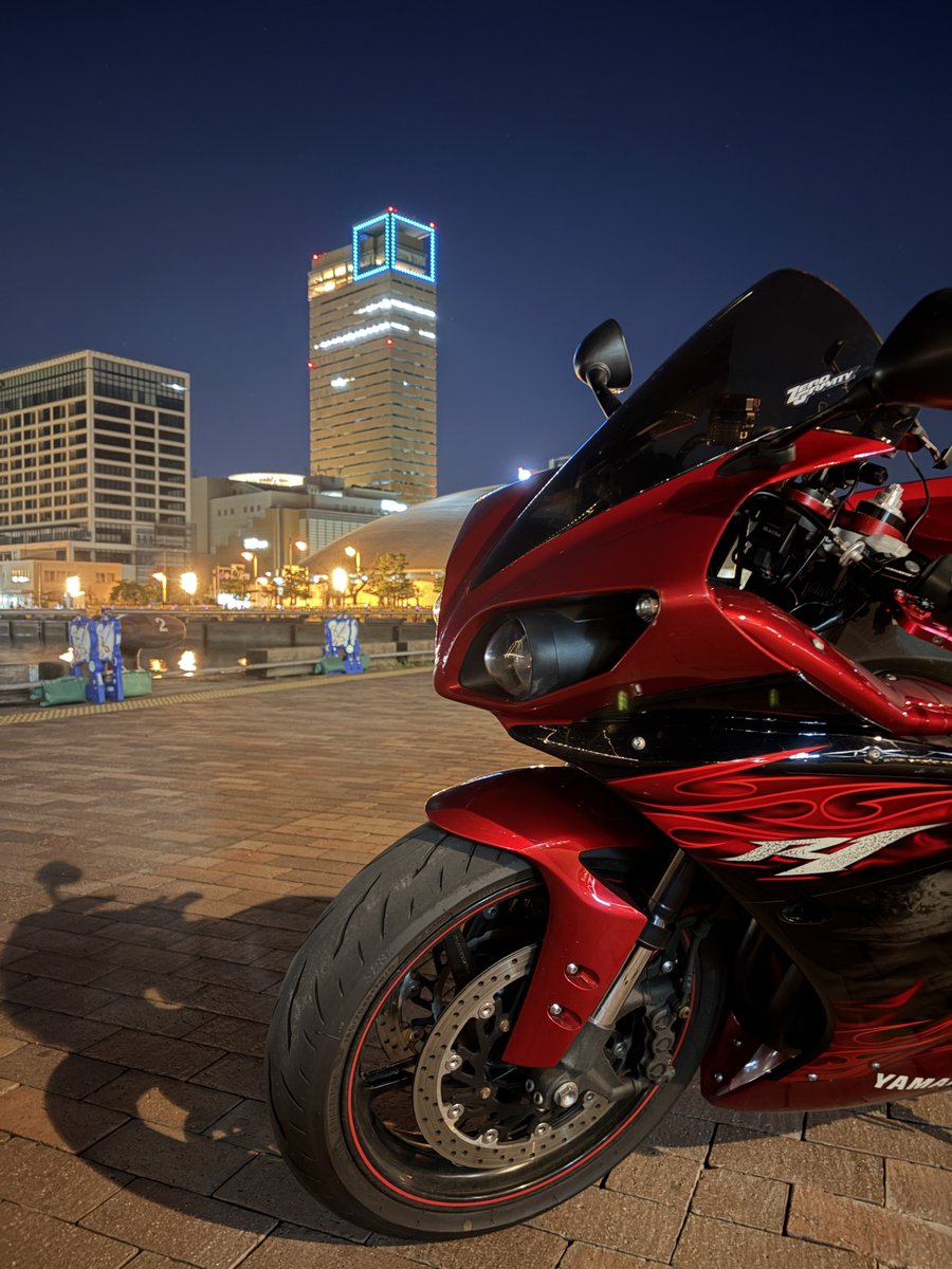 Jekyll990400's tweet photo. バイク変わったので更��

名前 : やす
性別 : 男
年齢 : 24
住み : 高知
身長 : 167
車両 :  YZF-R1(RN23N)
好き : バイク.ゲーム
一言 : 高知に来てバイク乗れる人がいないので探してます！

 #バイク乗りとして自己紹介 
 #バイク乗りと繋がりたい 
 #バイク好きと繋がりたい
 #yzfr1 https://t.co/K4TU0pqhvn