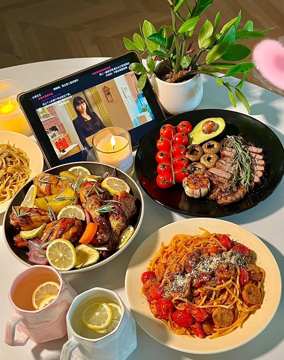 bean_stone_'s tweet photo. My go-to lazy dinner: creamy mushroom pasta with a sprinkle of fresh parsley—quick, cozy, and so satisfying after a long workday! https://t.co/Gl1M88K3Xu