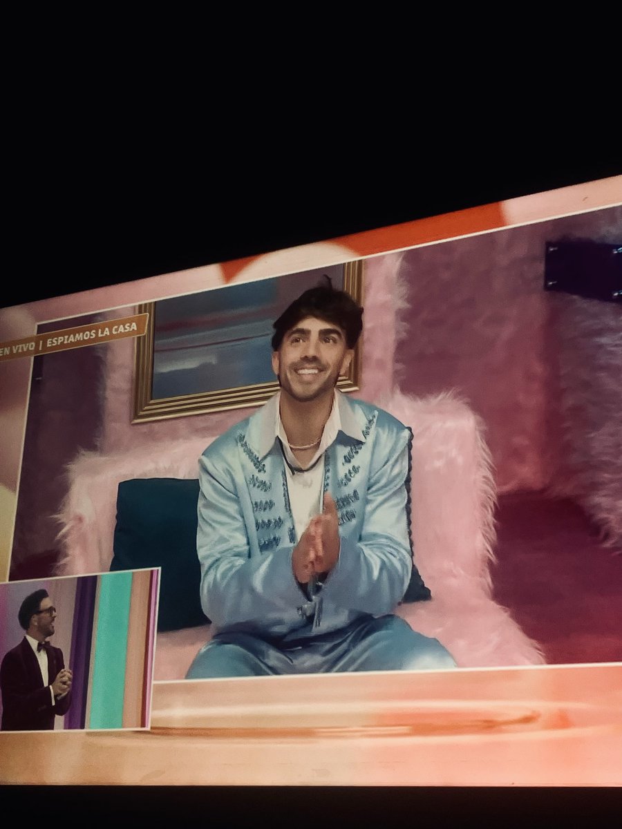 ollgfv's tweet photo. te sigo amando https://t.co/f14CnLvFQK