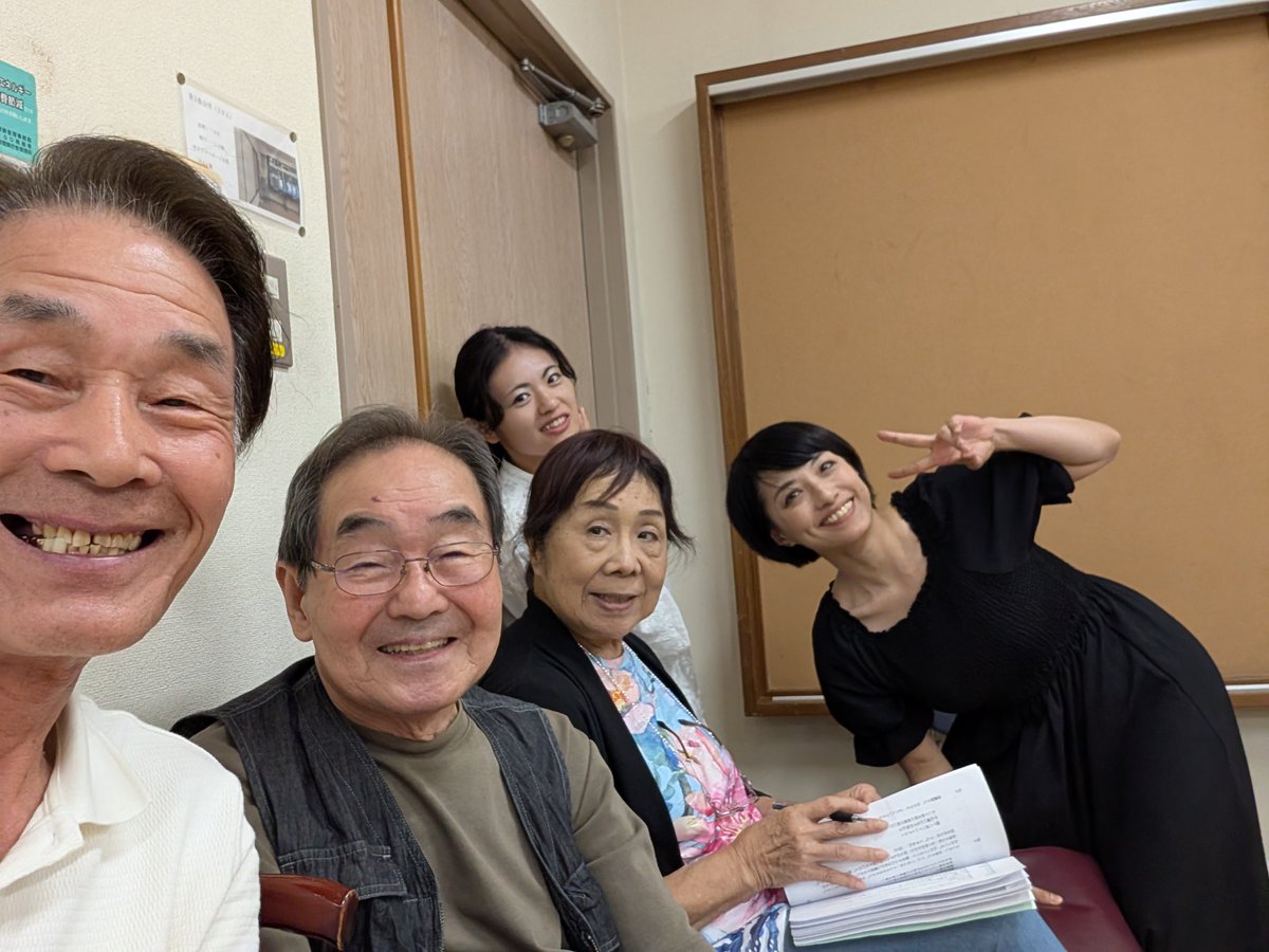 fg1cq03oSpM70eR's tweet photo. 劇団アルファー　My Life  Your Lifeの稽古始まりました。
出演の皆さん  物凄く頑張ってらっしゃいます😊　どうぞ、宜しくお願い致します🙇 https://t.co/ubMTHTCMJS
