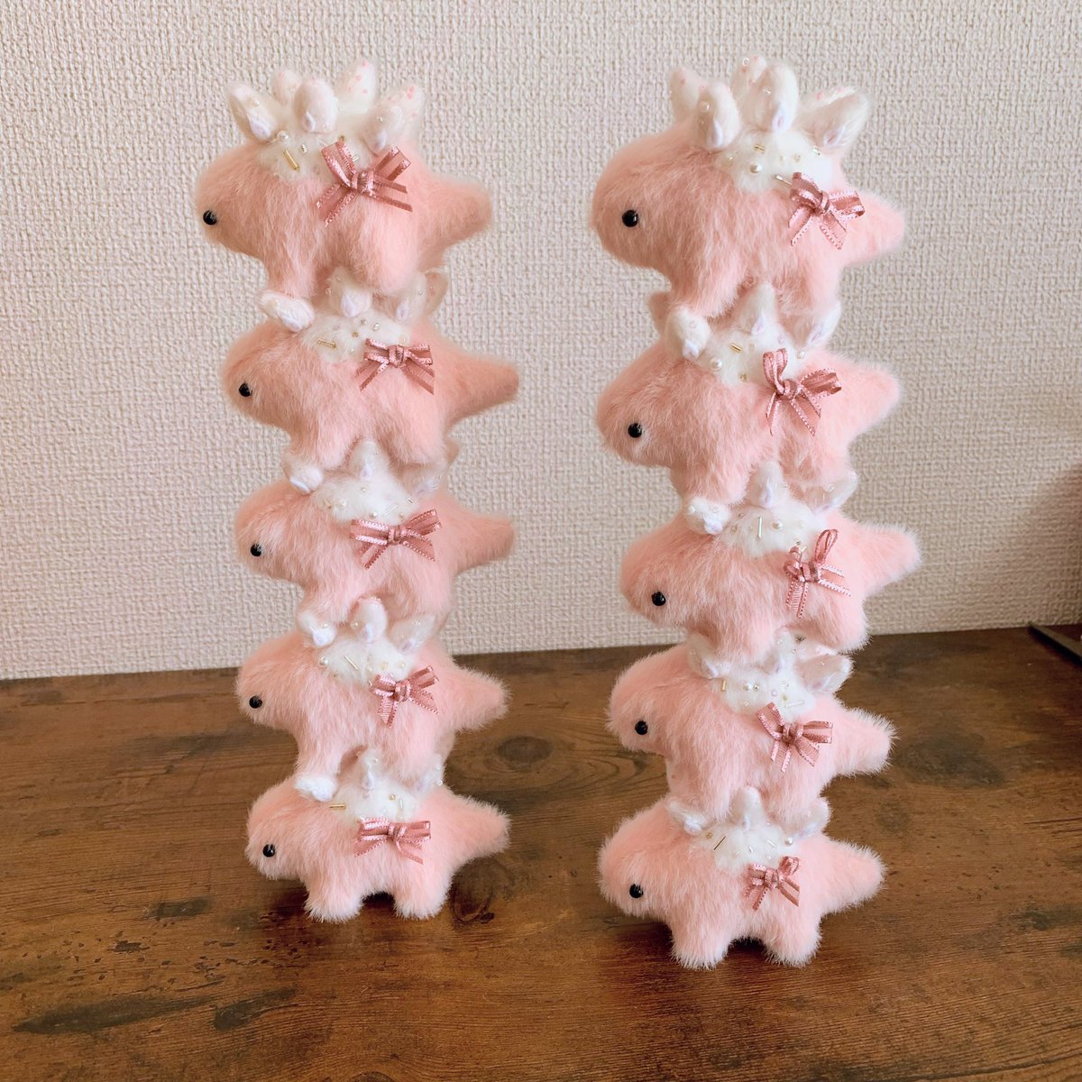 otogi_kobo's tweet photo. つみつみステゴサウルス🦕🦖

生クリーム🧁
苺🍓
苺チョコ🍓🍫
たこ焼き🐙
桜餅🌸
冬の子（白苺）🎀 https://t.co/8Azf8MoFHO