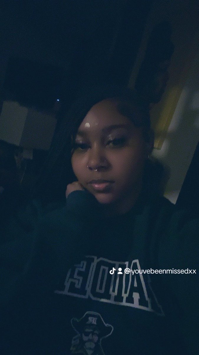 littlemissle0 tweet picture