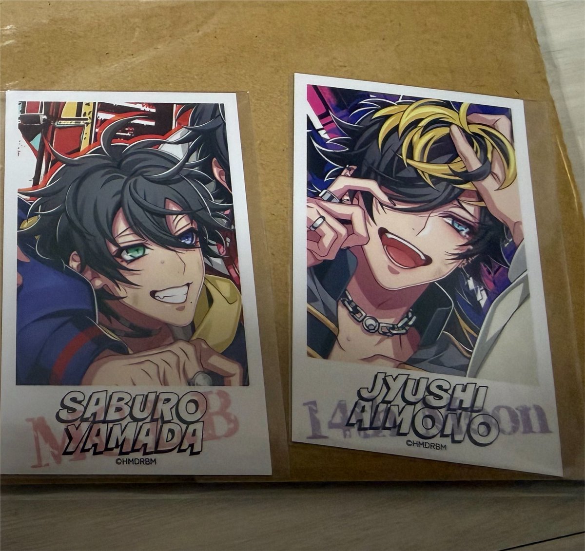 kKguBy5oqDKEzHM's tweet photo. 【交換】ヒプノシスマイク ヒプマイ 公開1周年記念 オンラインくじ

譲渡：二郎 三郎 寂雷 一二三 十四 イケブクロ シンジュク オオサカ

求：C賞＝幻太郎
E賞＝幻太郎、帝統、シブヤ

☆9/5イベント手渡し可能です。
お気軽にお声掛け下さい。 https://t.co/dA098DSlyB