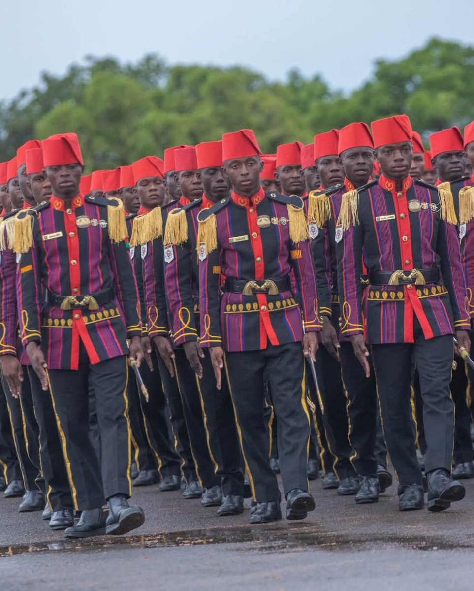 Joe__Bassey's tweet photo. In Burkina Faso, the government has unveiled military cadet uniforms made from traditional handwoven fabric to prioritize everything African at the expense of anything imported. https://t.co/UrRftBExBW