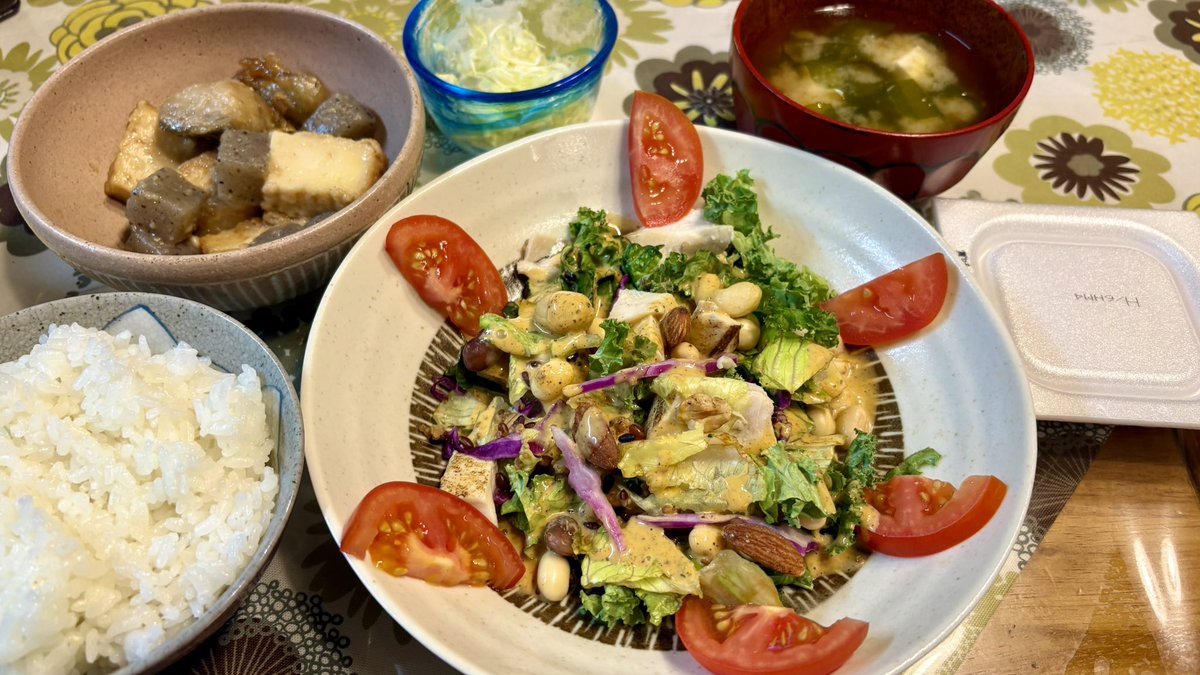 g_jim465's tweet photo. 健康食週間🥗
左上の煮物はお義姉ちゃんがくれたんだけどめっちゃ美味しいの！お料理上手なんですわ！！ https://t.co/weciq5YRFg