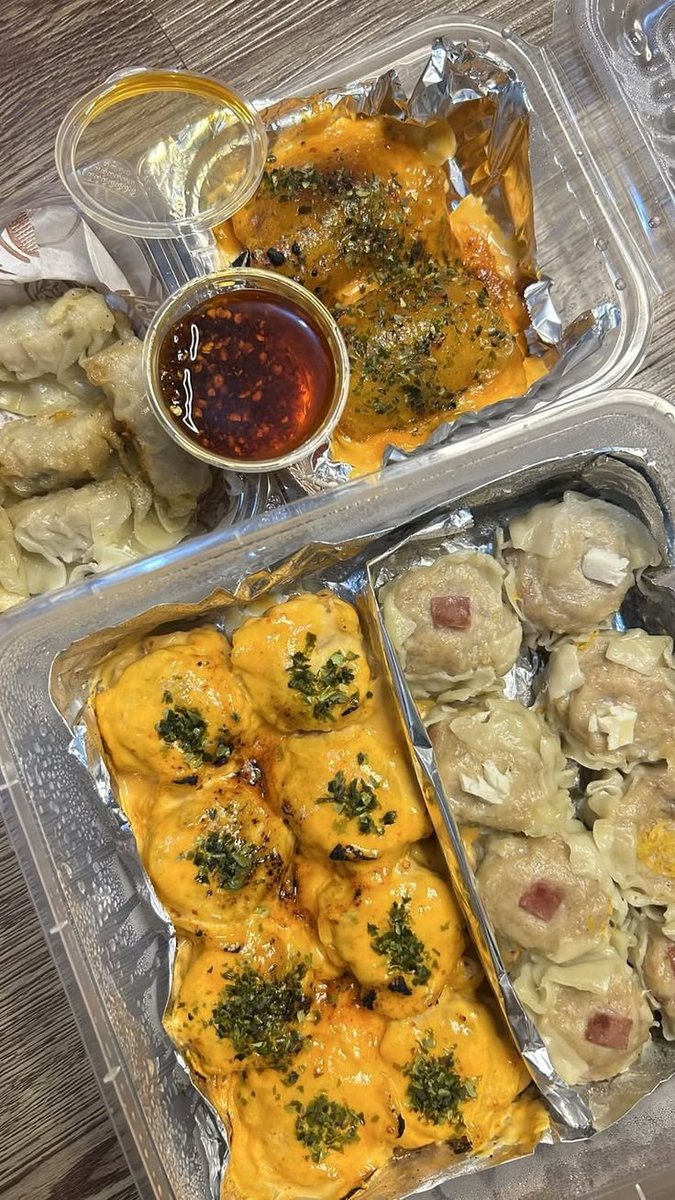 amanaja00's tweet photo. Kalo disuruh milih, kalian pilih Dimsum Mentai apaa Reddog ?? https://t.co/lmDTg6JCmJ