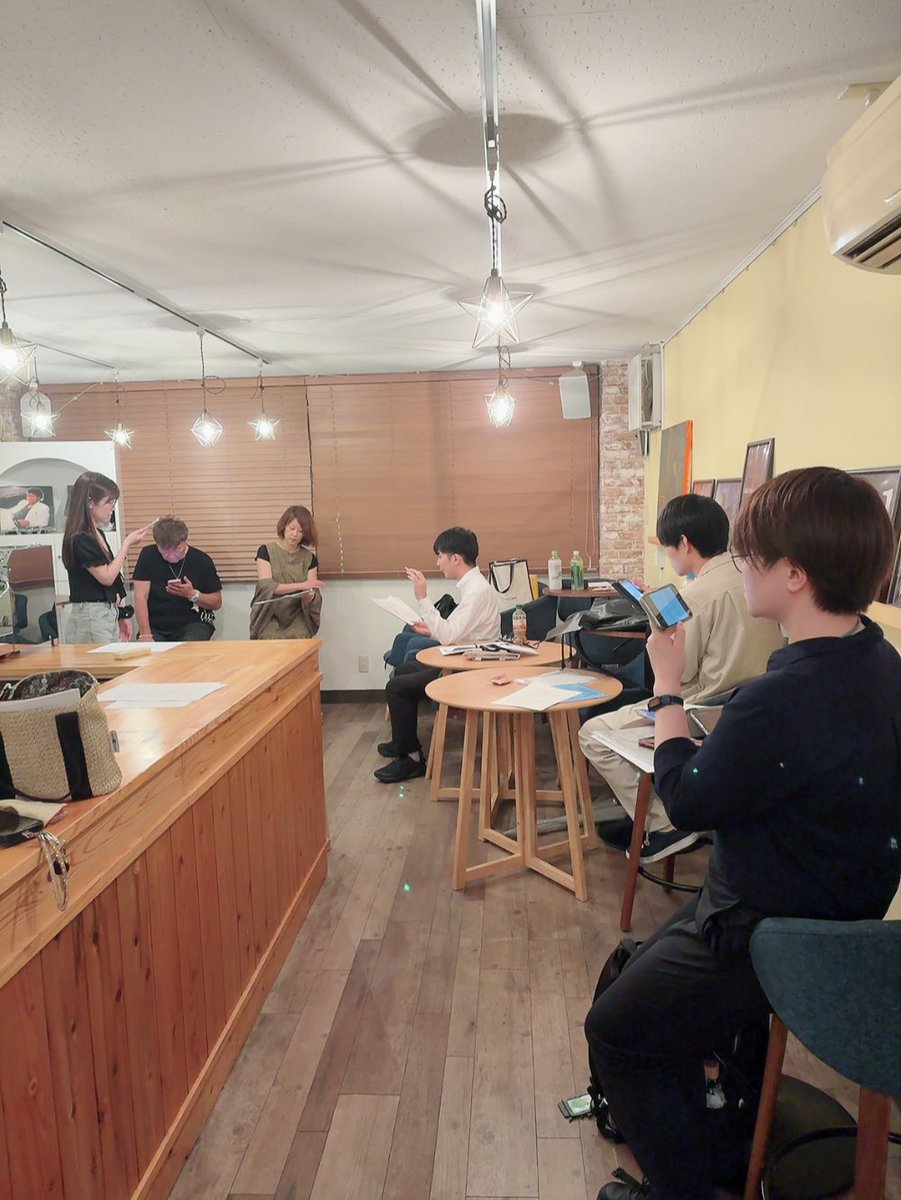 smile_project03's tweet photo. 朗読劇「語り灯 Vol.1」

演者 × 脚本家

演者3名それぞれの半生を、
3名の脚本家が一人ひとりの物語として脚本に仕上げました。

山地厚史 × 恒松悠太
金沢藍 × 木下友裕
渋谷なる ×中山ユカ

それぞれの人生に触れ、
それぞれの想いが紡がれる、
3つの物語をお届けします。 https://t.co/zGbLlbTD5Y