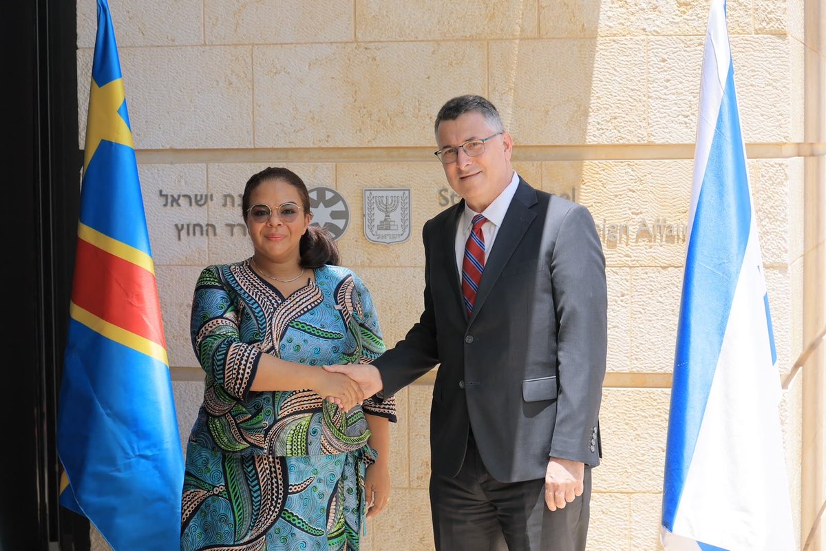 gidonsaar's tweet photo. Good to welcome DRC Foreign Minister @kayikwambaT to Jerusalem today.

As a member of the UN Security Council, the DRC has an important voice. We value its friendship and its support for Israel on the international stage.

We signed two MOUs on diplomatic training and political consultations and discussed our growing bilateral ties, including through MASHAV.

Israel is also supporting the DRC in its fight against Ebola, with 3 tons of medical aid now arrived in the DRC and ready to be deployed.

We discussed the  regional challenges facing Israel and also the peace agreement with Rwanda and the importance of its full implementation by all parties for regional peace and stability.
