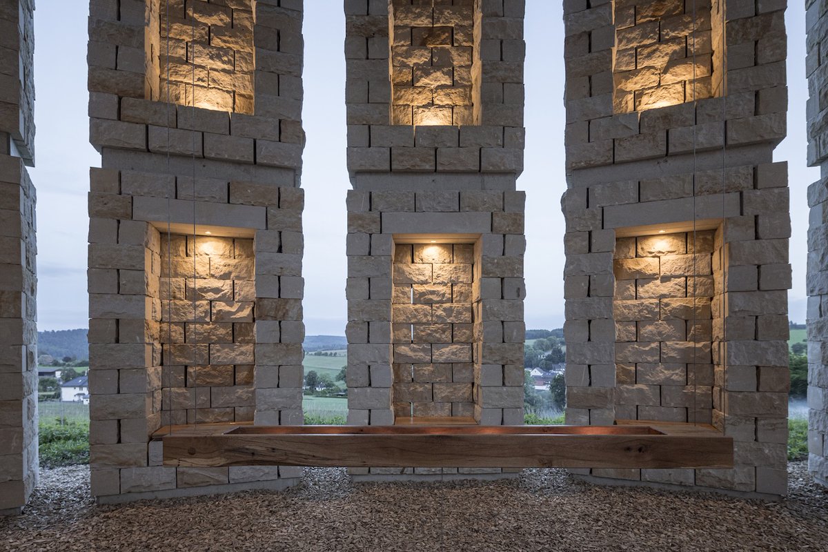 Architizer's tweet photo. #ProjectOfTheDay: Open Chapel by Christoph Hesse Architects
Twelve sandstone pillars form an open chapel whose interior is shaped like two protective hands.
📍Hillershausen, Korbach, Germany
Details: https://t.co/xpG28MjRqF https://t.co/BYwVbYCOpI