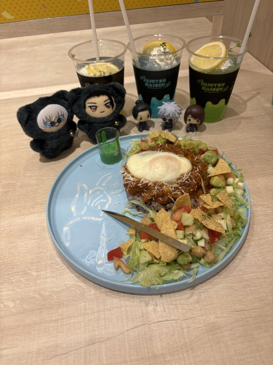 satsuki80_18's tweet photo. 呪カフェ行ってきた
タコライス美味♡（ソースはとても緑） https://t.co/ovg1gBh7Up