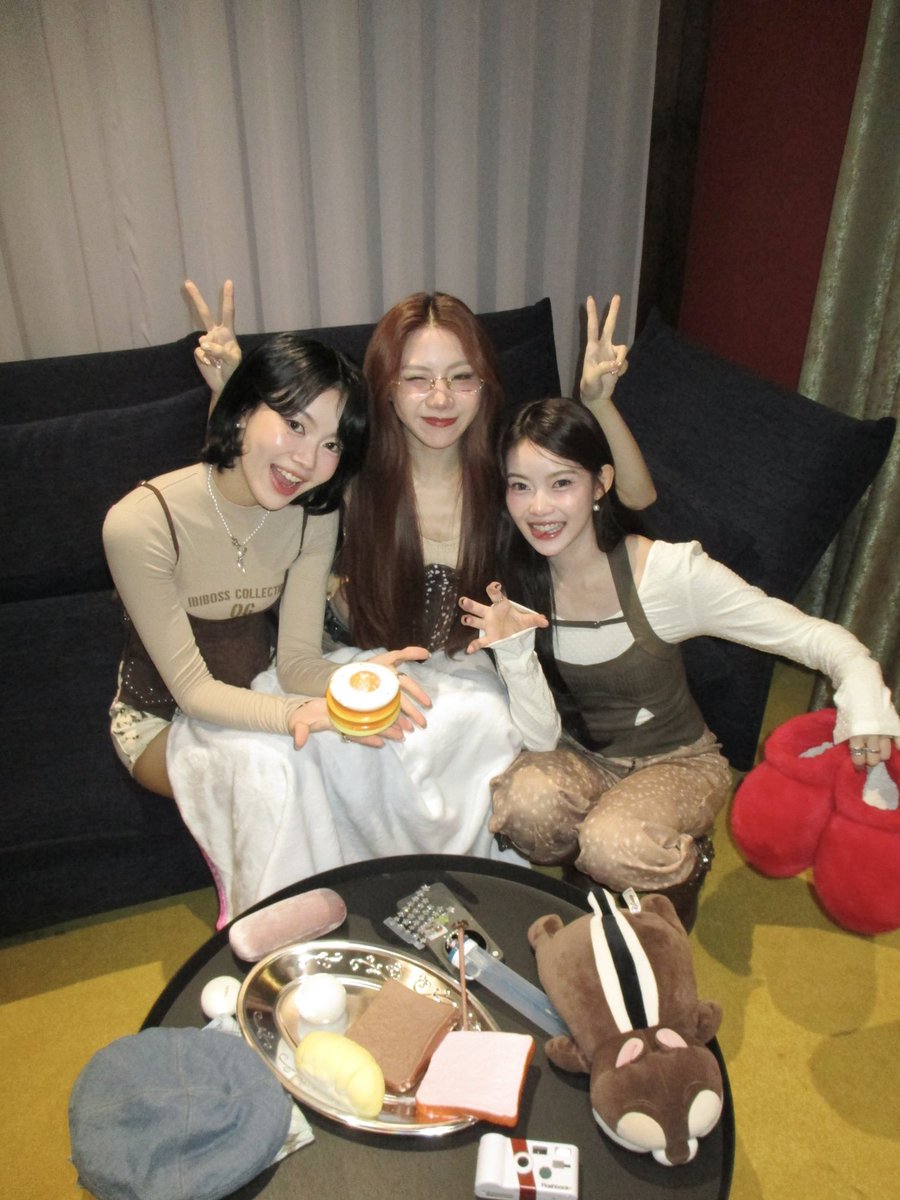 PIXXIEofficial_'s tweet photo. อย่าลืมตามไปดู #BackstagePass with PiXXiE ในช่อง @MTV_JAPAN กันเยอะ ๆ นะคะะะ ‧⁺◟🧚🏻‍♀️˚ ༘ •₊🎁ˎˊ˗

🎬 : https://t.co/IKCWMpWPep

#PiXXiE
#MTVJapan https://t.co/CVNfBhh4N6