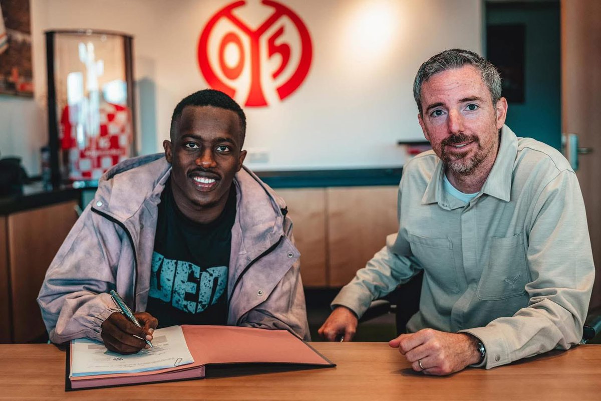 GraceDeka225's tweet photo. C’est officiel ! Alynho haidara 🇨🇮est un joueur professionnel FSV MAINZ 05 (Mayence )en Bundesliga🇩🇪 

Félicitations à lui et merci à Aristide Bance qui aura suivi et encadré ce bijou jusqu’à maturité.

AURA D’IVOIRIEN 🥶🇨🇮 https://t.co/y5vgQSOZDR