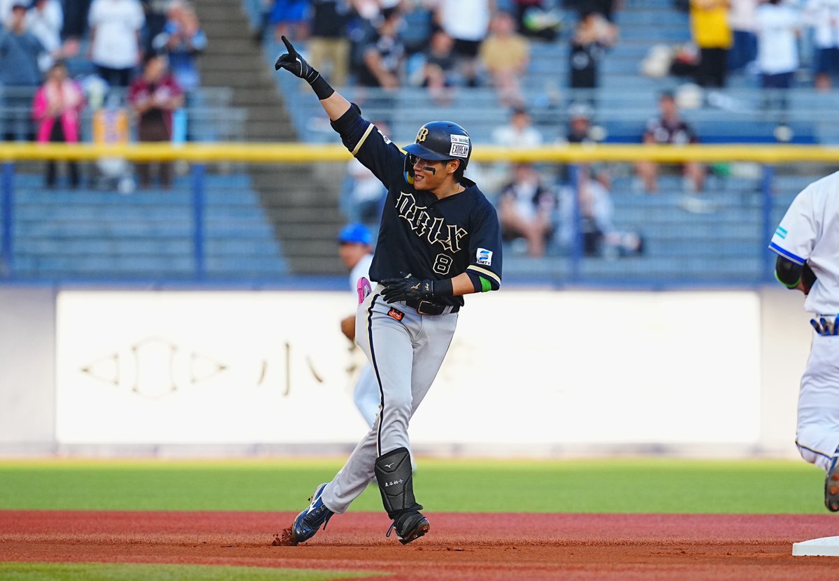 Fullcountc2's tweet photo. 【 #フレッシュオールスター ⚾️】 

両チームの初安打はオリックスの #麦谷祐介 外野手による技ありの左中間二塁打でした

ガッツポーズが爽やかすぎる✨

 📷Photo by Yuji Arakawa

#NPB #Bs2026 https://t.co/ZKNdYTEiEF