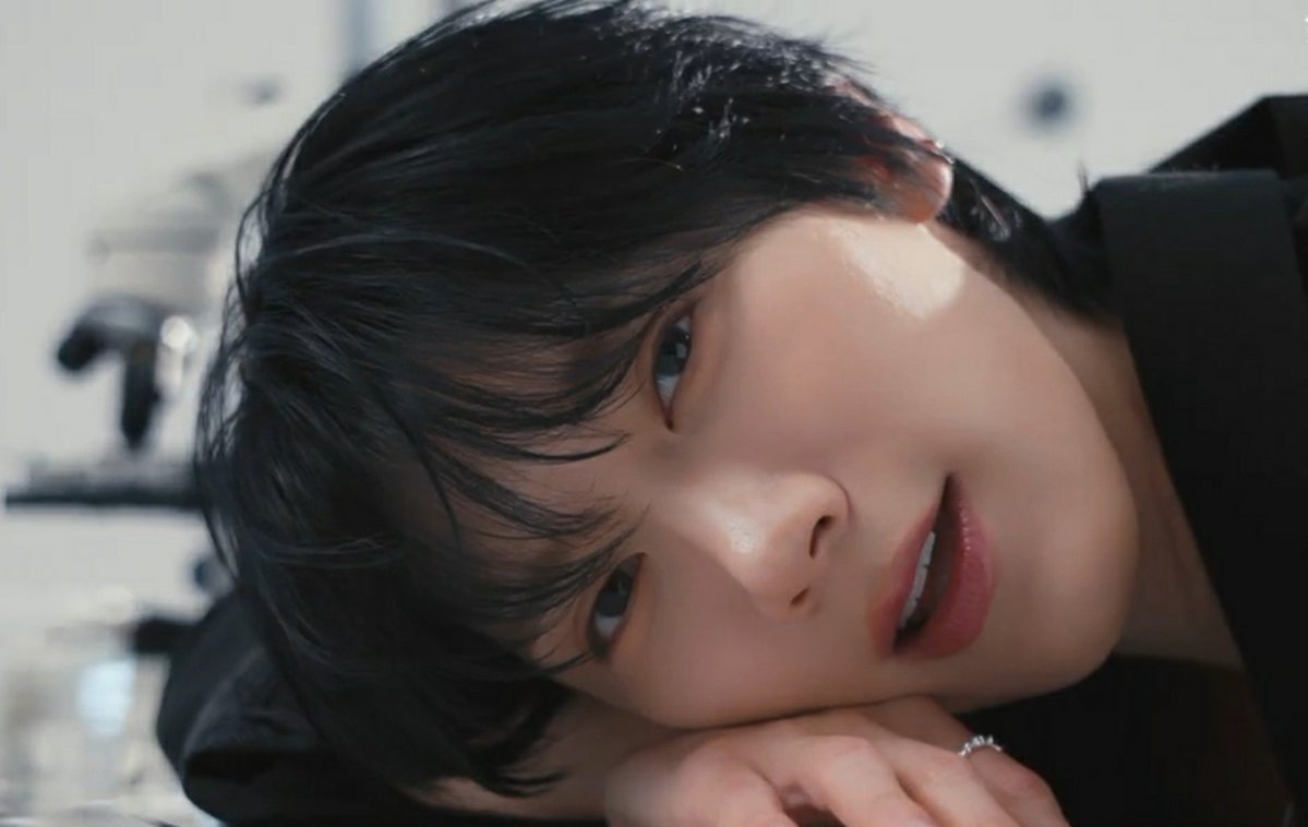 Tu_ttwOfficial's tweet photo. เบื้องหลังมาได้เลยนะคะพี่เตนล์  เดี๋ยวปั่นวิวรอค่ะ🥰🥰

.

#TEN_ถ้าไม่คิดอย่าทำให้คิด
#tontawan https://t.co/54Zi3tQYLV