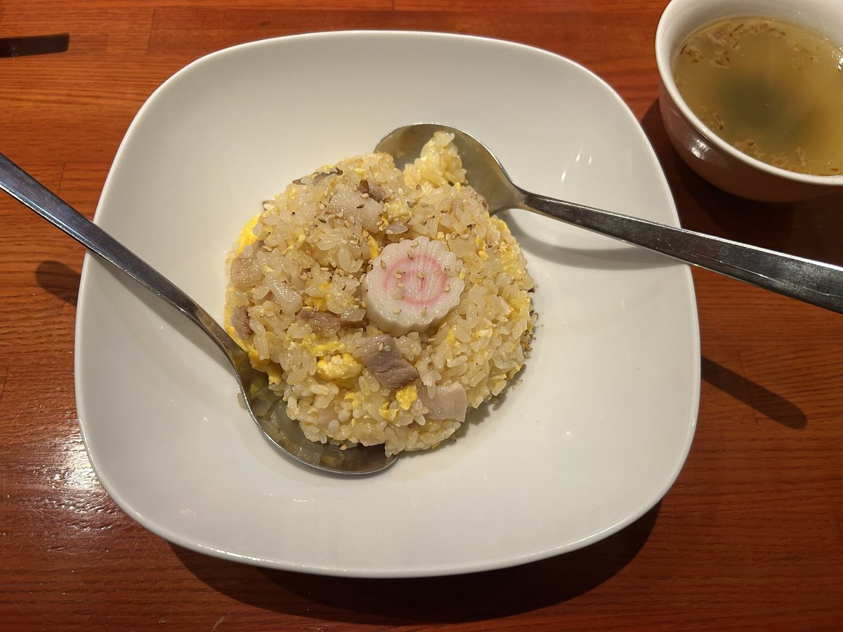 R46koya's tweet photo. 夕飯はエイトさんで冷やし生姜そば
チャーハンも美味しかった😋 https://t.co/g4dJ2NeS0A