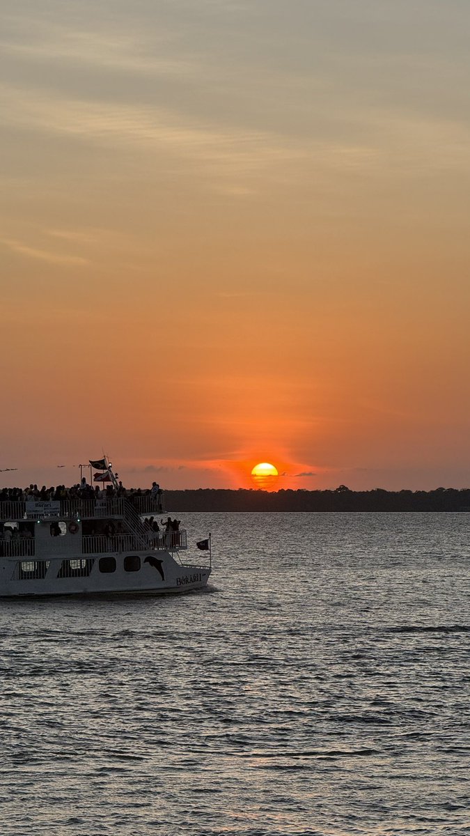 adayanevaleria's tweet photo. é a amazônia veyr https://t.co/PBfc4bFQgL