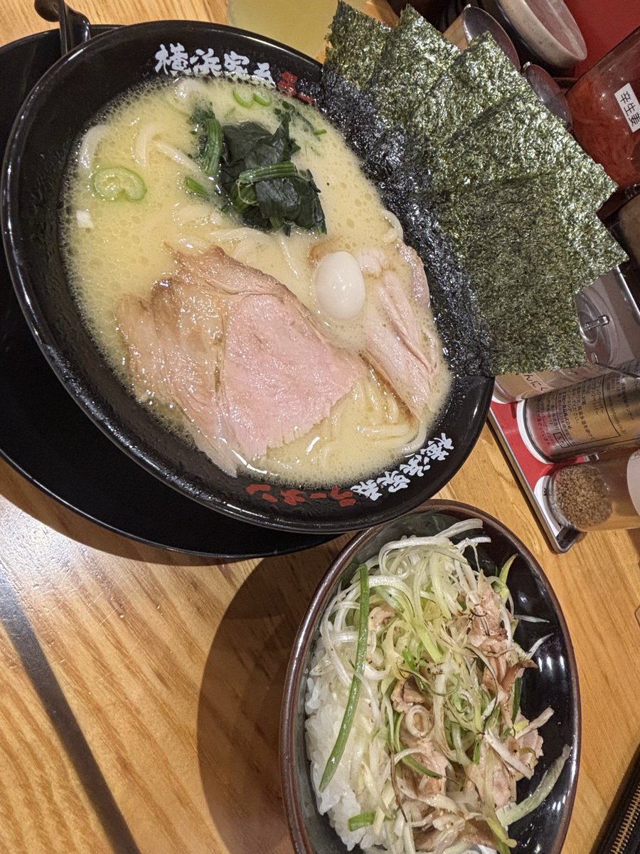 ki__ro_'s tweet photo. 久々の🍜 https://t.co/9nggQ2Z2Nh