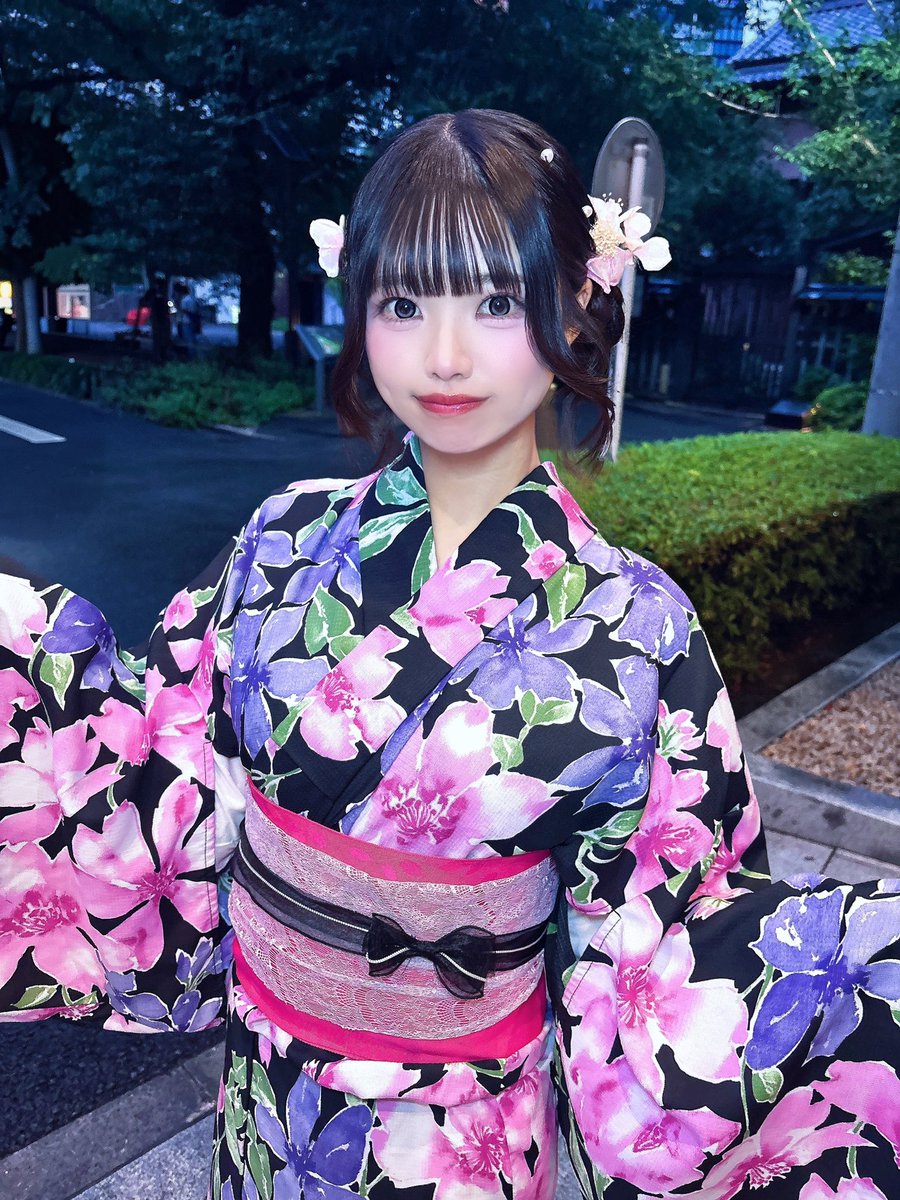 miyu___DM's tweet photo. 📣本日このあと22:00~❕

浴衣のランチェキが販売されます👘♡
ドリモン入って初めてのオンライン販売📱

昨日の浴衣ライブに行けなかったよ🥲って人も、行けたけどまだまだGetするぞ😍の人も、ぜひお迎えしてください🛒𓈒𓂂𓏸

1set（2枚入り）/ 2,000円で、数量限定‼️なので、絶対Getしてほしいー꒰՞ɞ̴̶̷̥⩊ɞ̴̶̷̥꒱֯