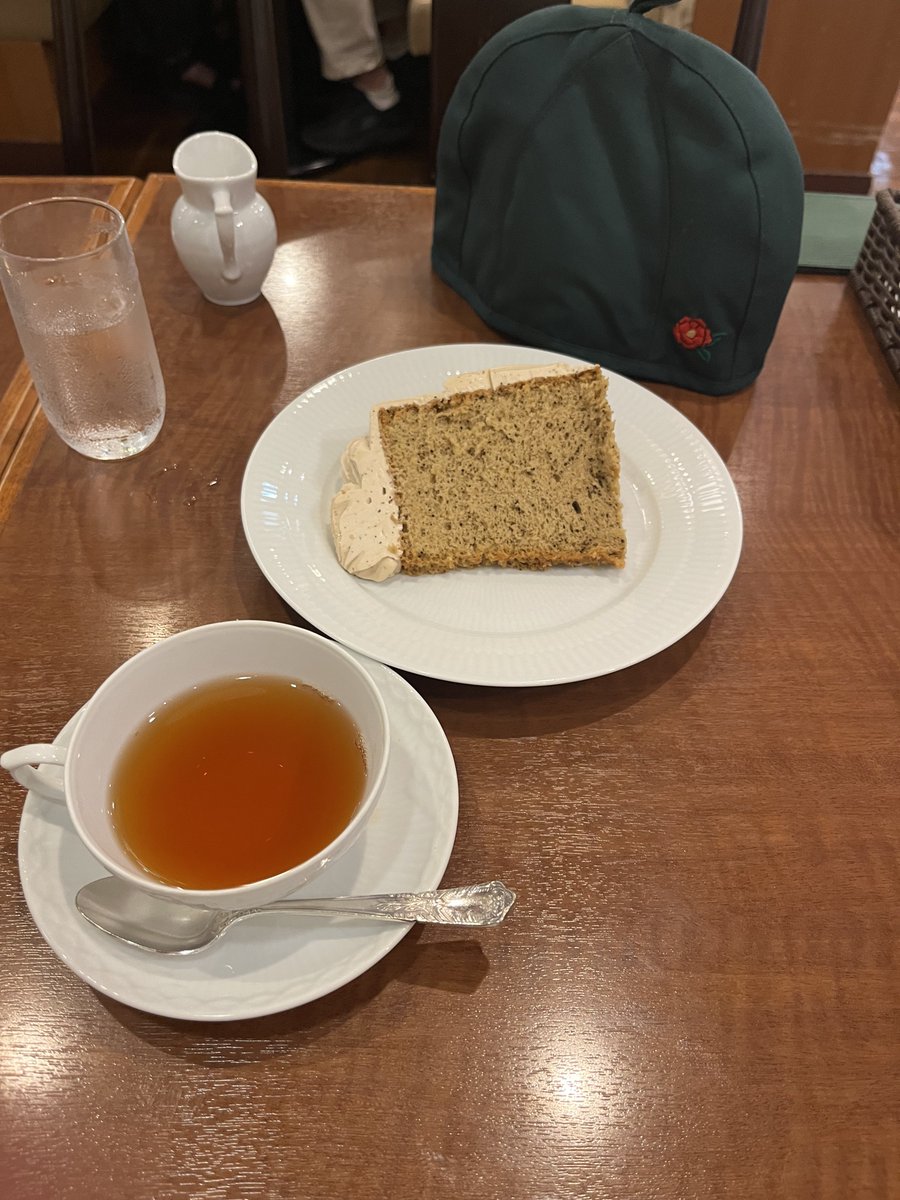 saomitaina's tweet photo. 優雅な有給 https://t.co/Hukg6KDxiA