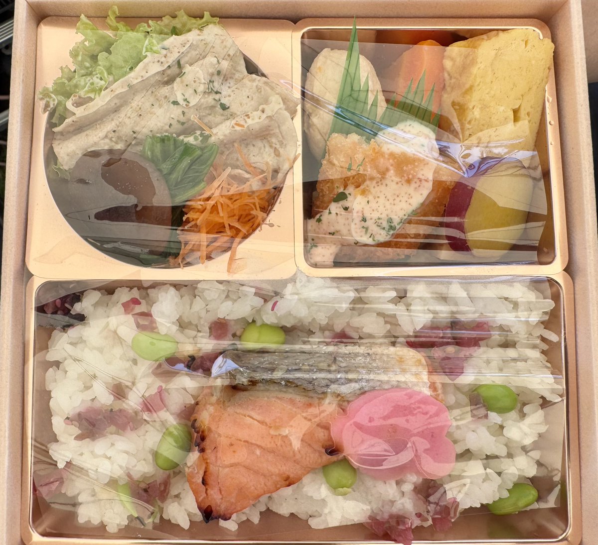 Style138's tweet photo. 一宮商工会議所青年部の親睦交流会にて、音響業務とステージ・テント設営を担当させていただきました
青年部OBとして現役の皆さまの行事に仕事で携われたことをうれしく思います
お弁当もありがとうございました
#一宮商工会議所青年部
#音響
#ステージ設営
#イベント運営
#アートスペースプロジェクト https://t.co/j8S6n6IZ33