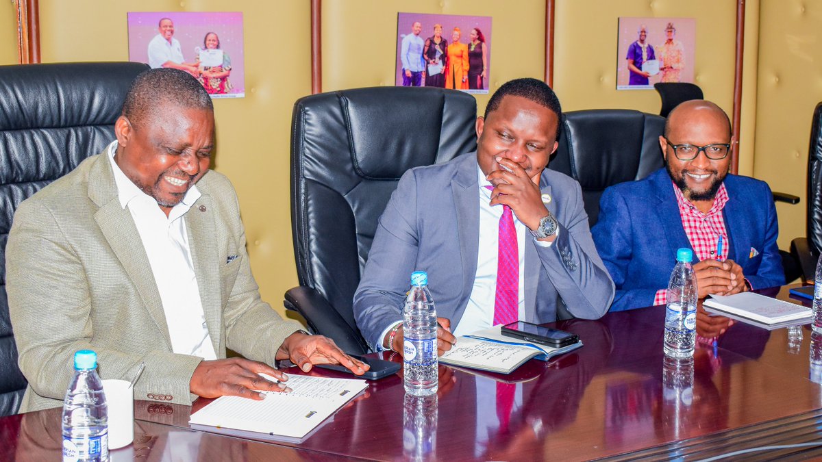 MediaCouncilK's tweet photo. The @MediaCouncilk, and @KUJ_Kenya’s Governing Council champion journalist welfare, election safety, and press freedom.

 "This partnership reinforces our shared commitment to protecting journalists and ensuring they operate in a safe, dignified environment, especially as we approach election year, 2027,"- @DavidOmwoyo.

"We look forward to partnering on a landmark Conference that will be held on November to address journalist welfare, improve terms and conditions of service, and invest in human capital development. @MediaCouncilK's regulatory role is invaluable in driving these critical conversations,"- @Oduorerick. 

As we prepare for a joint conference on ending impunity, @MediaCouncilK looks forward to strengthening industry coordination and protecting media professionals.