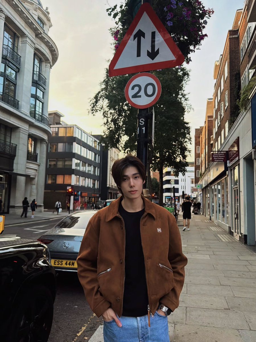 doublepjourney_'s tweet photo. rebuild, brick by brick 🧱

📸 IG : @phuwintang

PHUWIN SAMSUNG IN LONDON

#GalaxyxPhuwin
#phuwintang https://t.co/aU9WEUNOeY