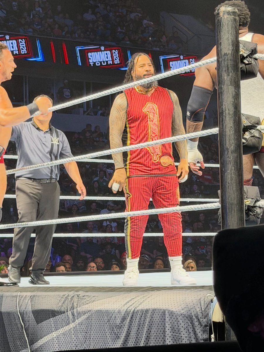 Maineventjimmy's tweet photo. ☝️❤️.  #wwebakersfield https://t.co/fas6FEC7f6