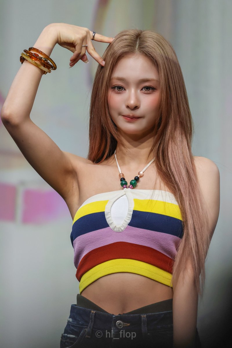 hi_flop_'s tweet photo. 꼬3P🐥
[미팬 26.07.25]
#leenagyung #이나경 
#프로미스나인 #fromis_9 https://t.co/RQHBKN92jB