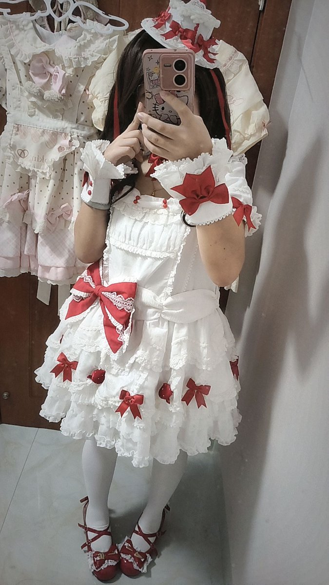 dhnp5b's tweet photo. 谢谢宝宝@HxRR_Limes 给我买嘟小裙子~ #lo娘 https://t.co/Fv9ju7qkto